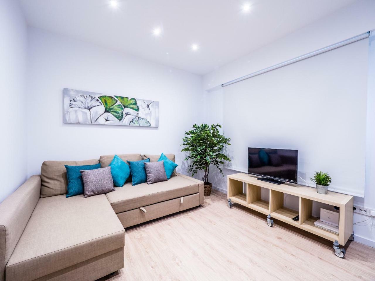 Malaga Urban Center Apartment Bagian luar foto